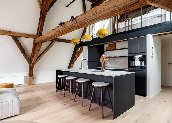 Huswell - City-View Loft With Wooden Beams And Mezzanine